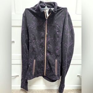 H165. Lululemon jacket 
Size 4